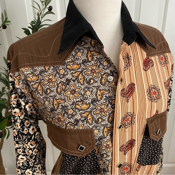 Wrangler Retro Multicolor Floral Metal Snap Shirt - Picture 8 of 14